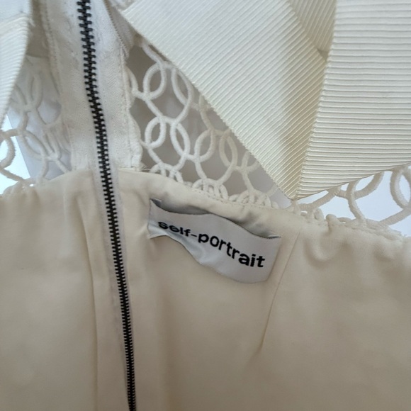 Self-Portrait Cream Lace Long Sleeve Dress - Picture 4 of 4